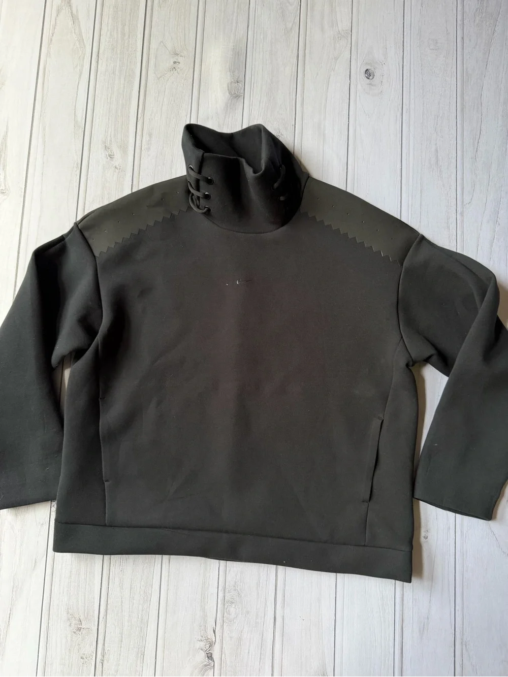 New Nike boutique black oversized mock neck dri fit pull over  sweatshirt small
